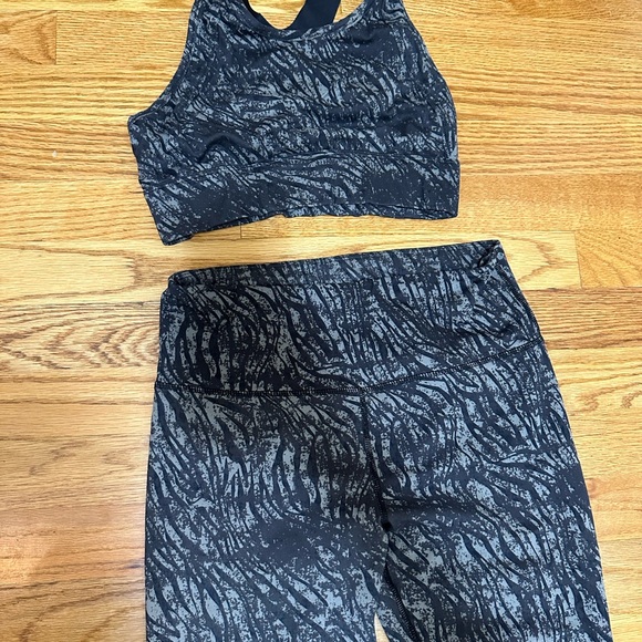 Varley Luna legging and Bra set - Picture 4 of 5